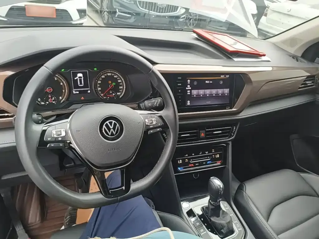Volkswagen Tharu — фото 4