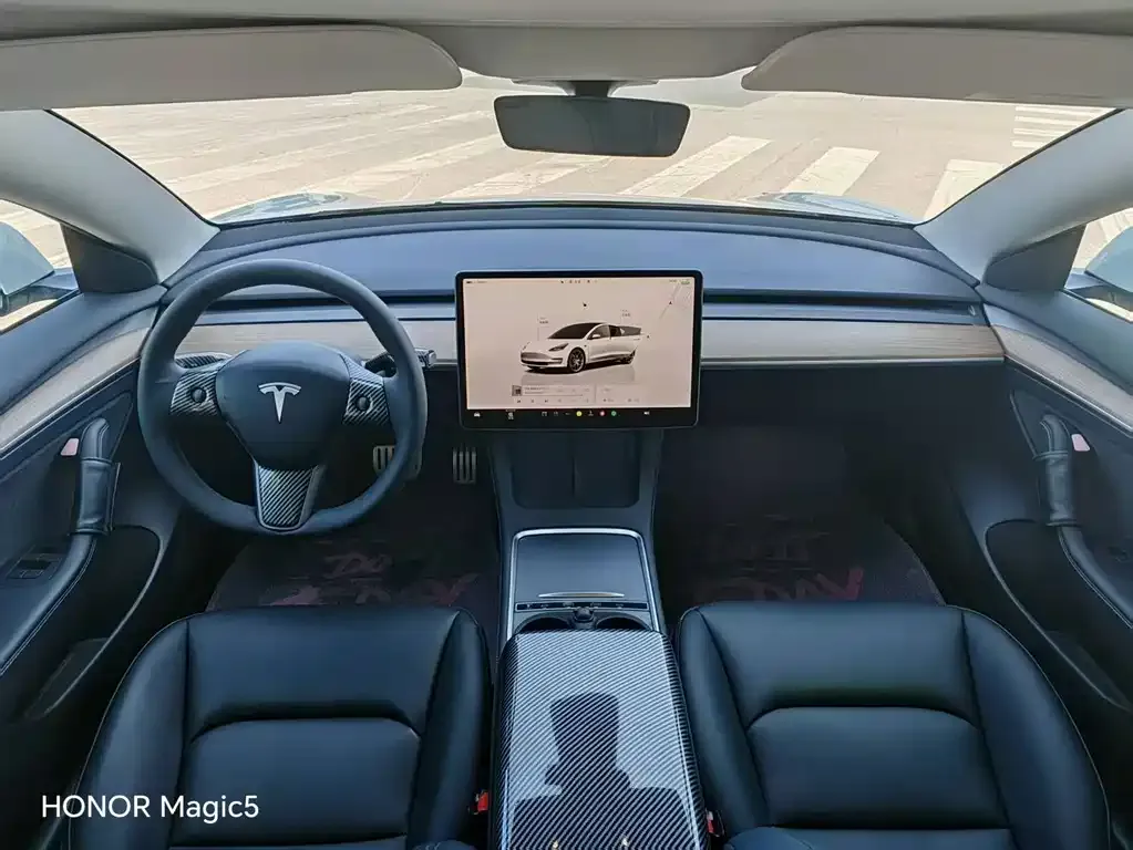 Tesla Model 3 — фото 3
