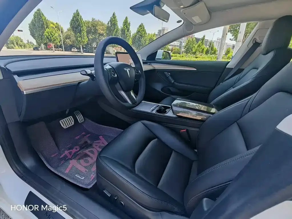 Tesla Model 3 — фото 5