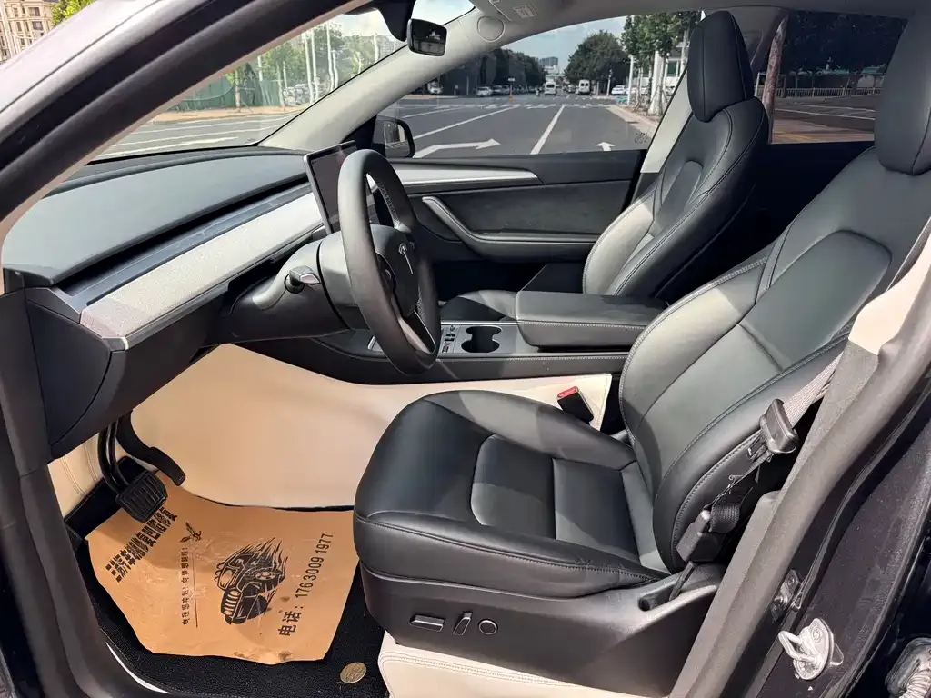 Tesla Model Y — фото 7