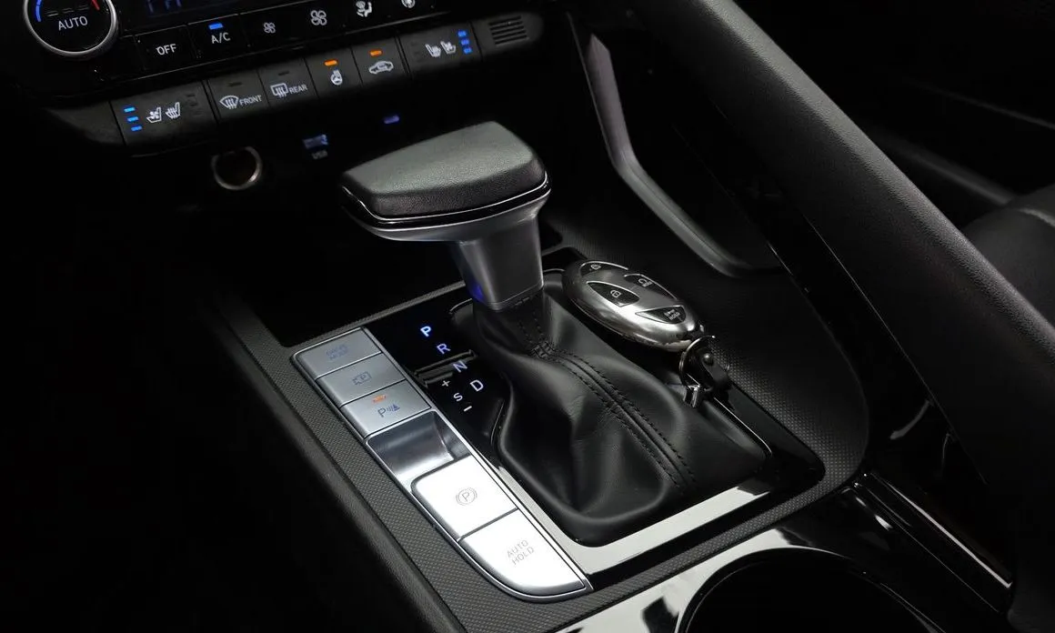 Hyundai AVANTE — фото 4