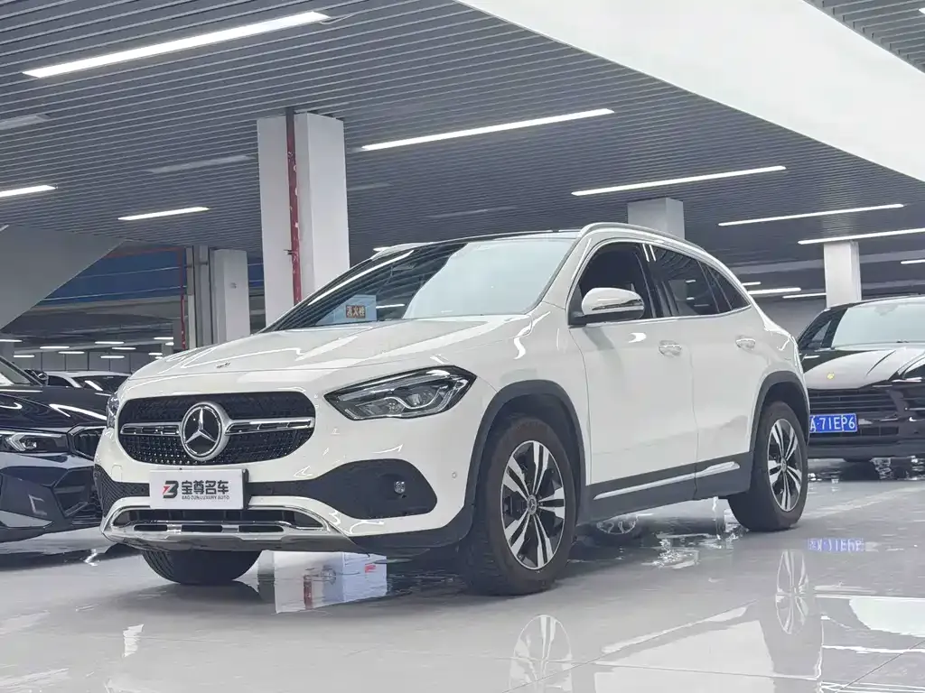 Mercedes-Benz GLA — фото 1