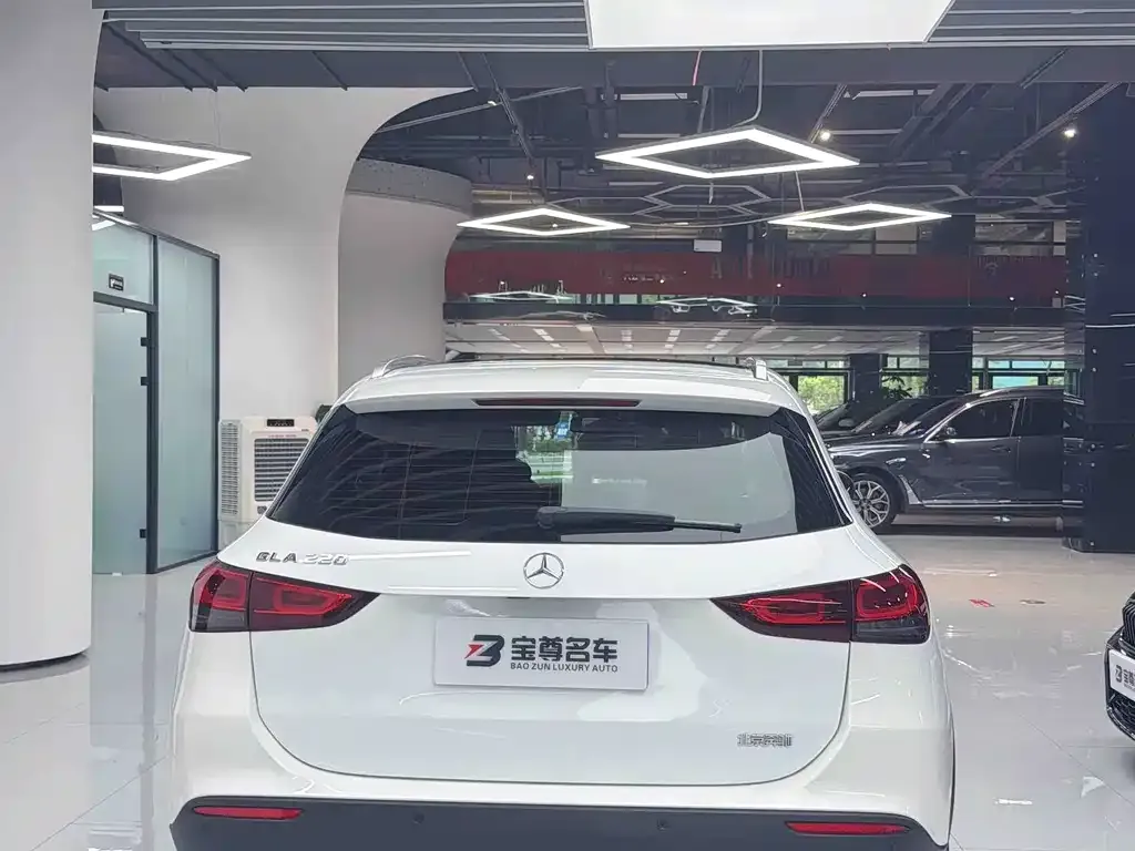 Mercedes-Benz GLA — фото 8