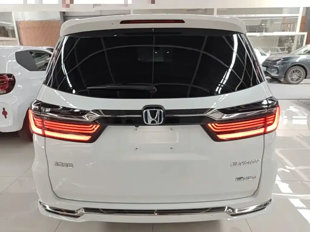 Honda Elysion — фото 2