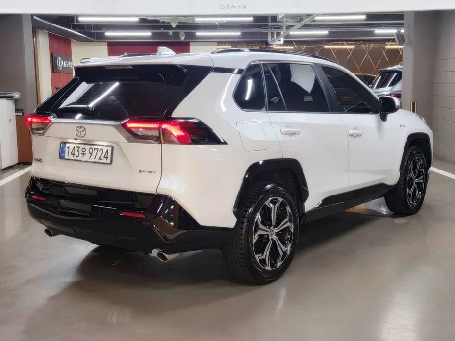 Toyota RAV4 — фото 9