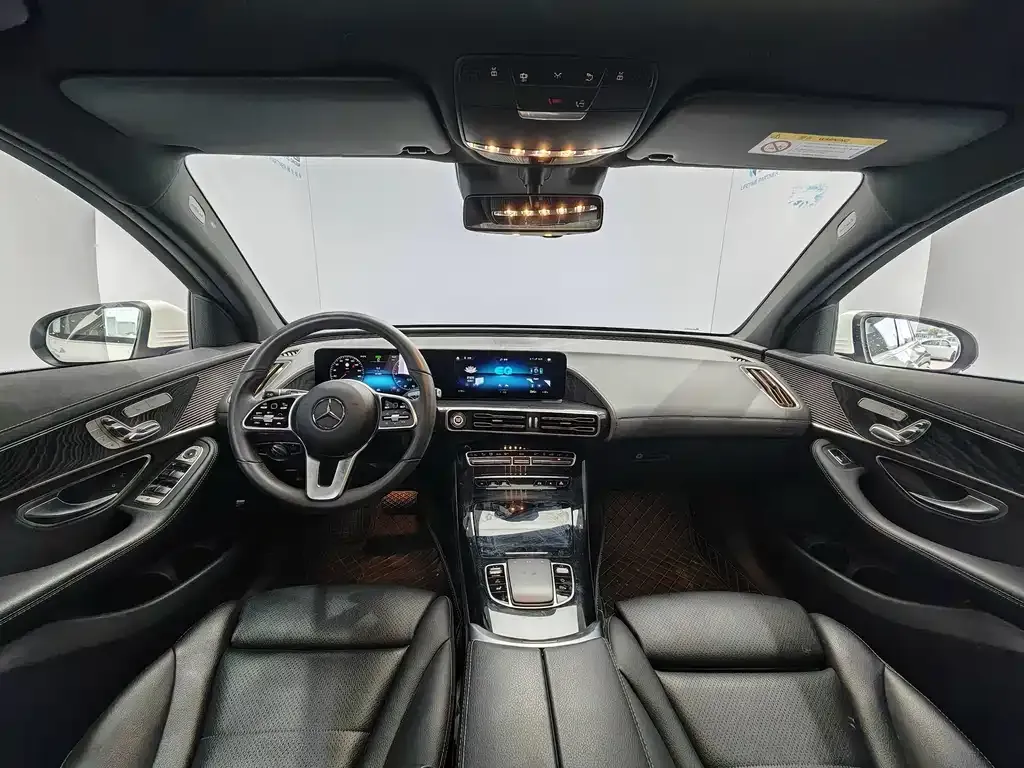 Mercedes-Benz EQC — фото 10