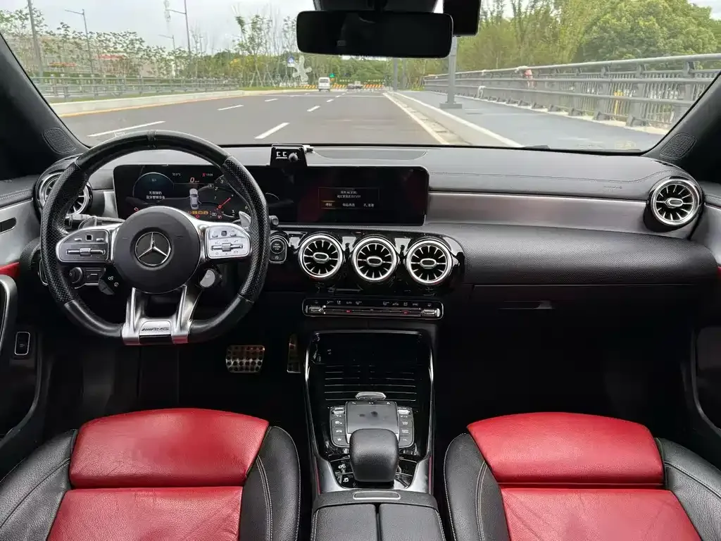 Mercedes-Benz CLA AMG — фото 8