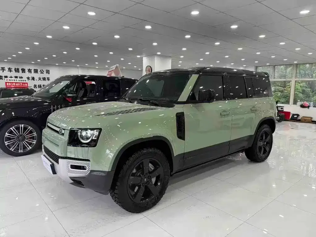 Land Rover Defender — фото 1