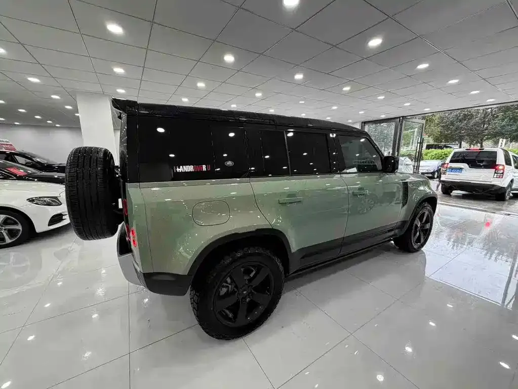 Land Rover Defender — фото 7
