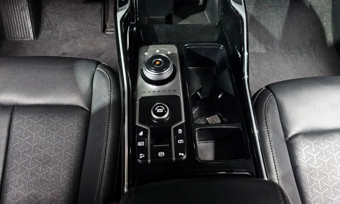Kia Sorento — фото 10