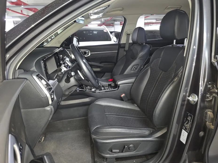 Kia Sorento — фото 9