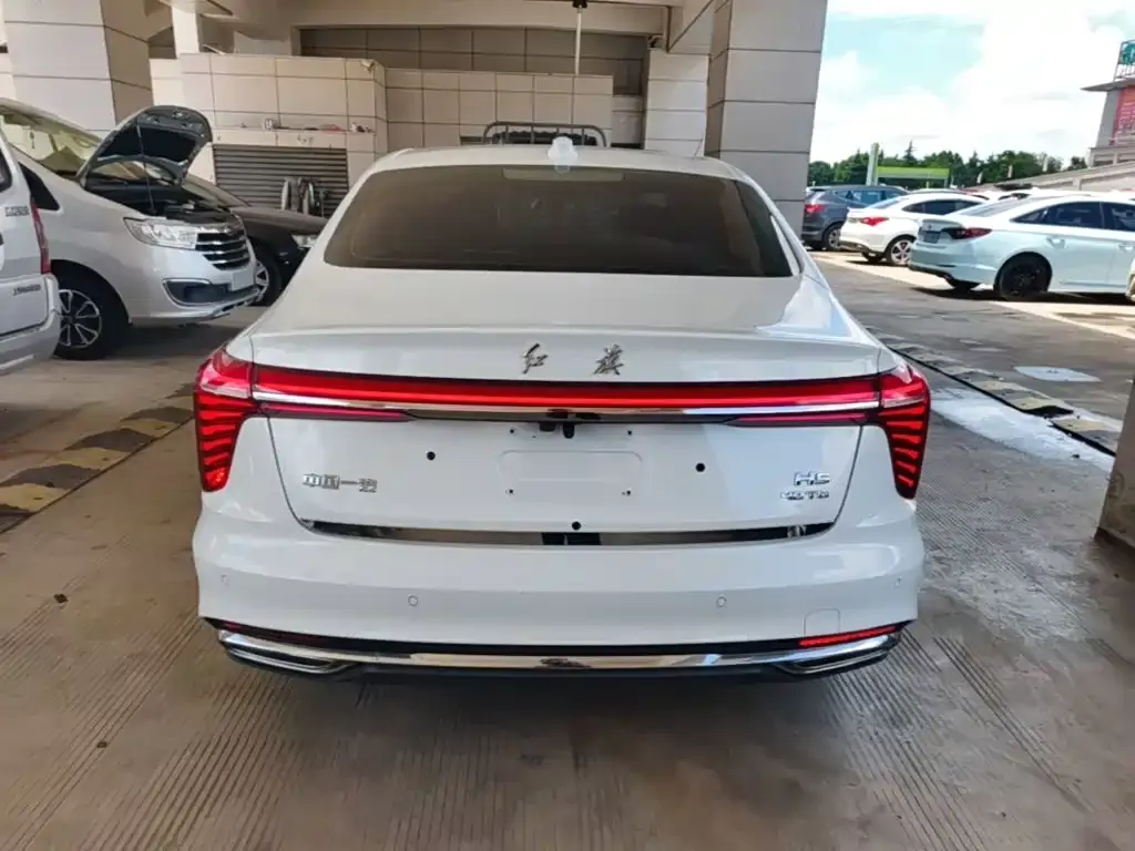 Hongqi H5 — фото 10