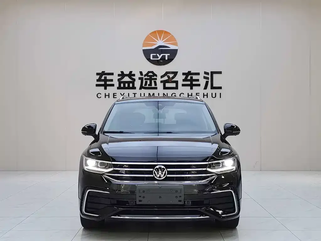 Volkswagen Tiguan L — фото 3