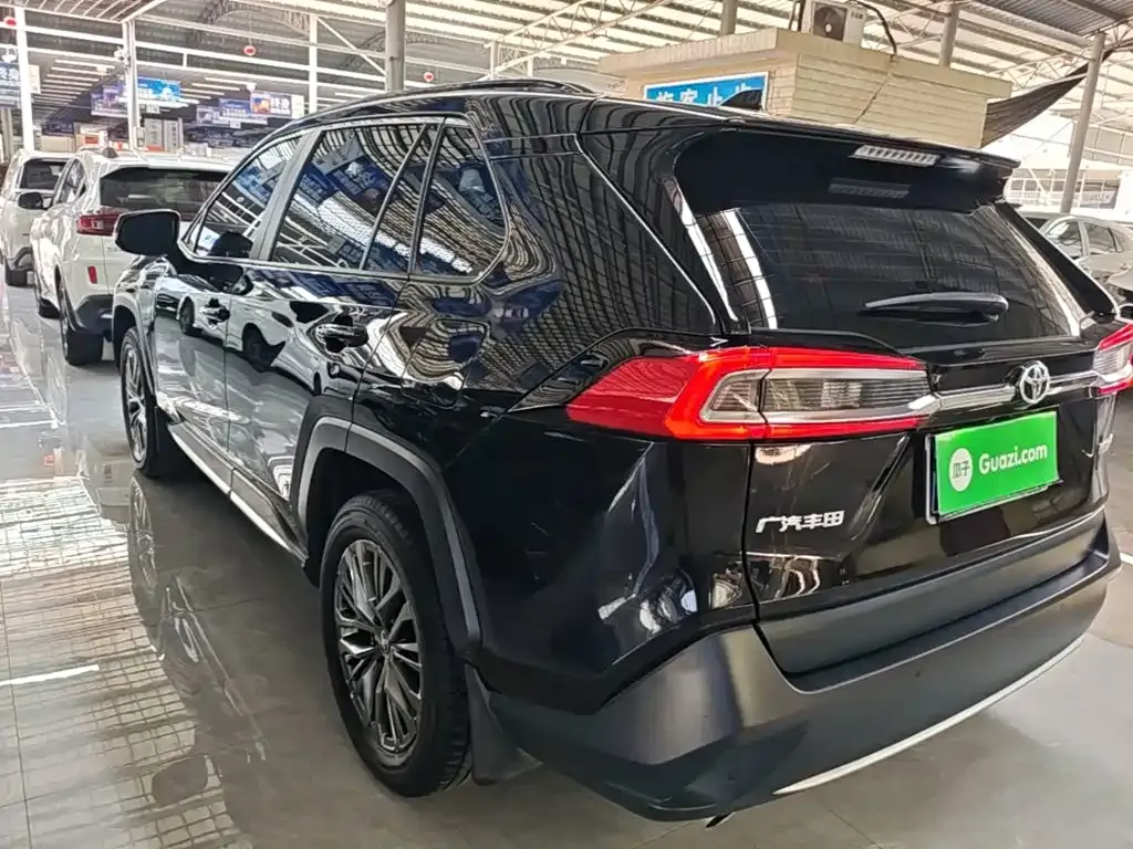Toyota Wildlander — фото 8