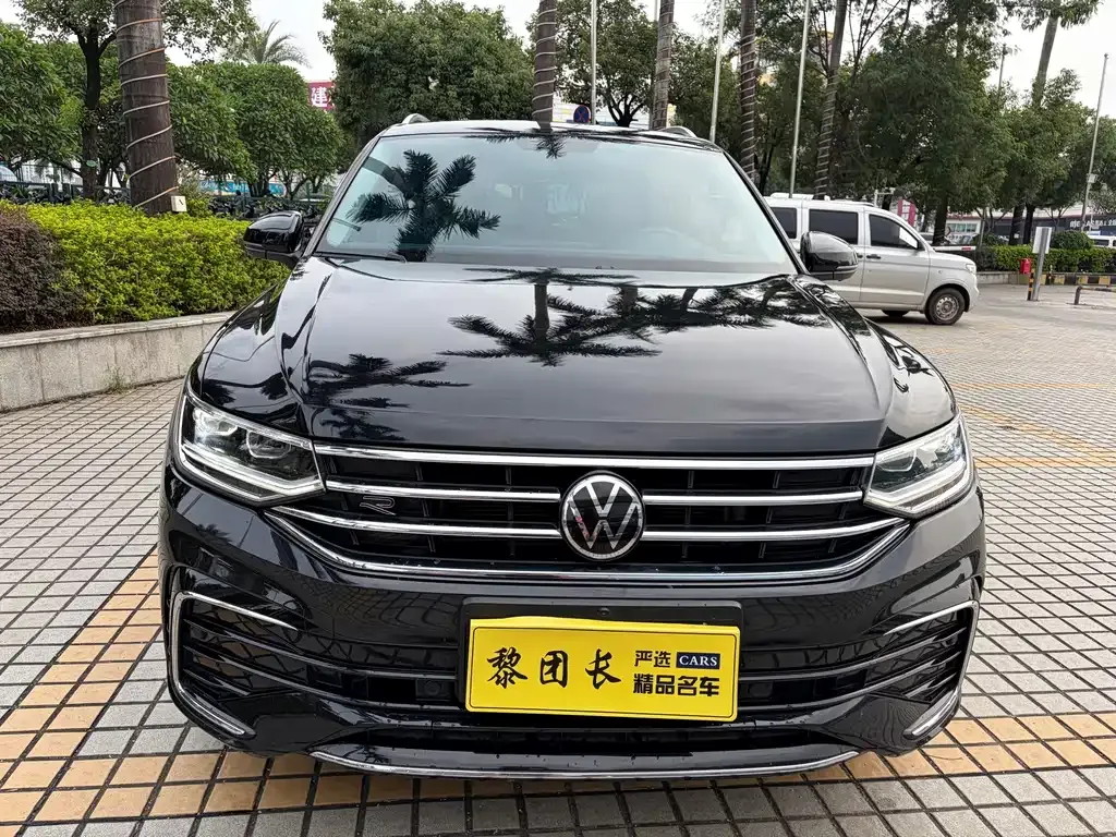 Volkswagen Tiguan L — фото 7