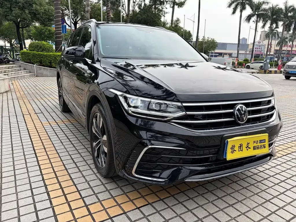 Volkswagen Tiguan L — фото 6
