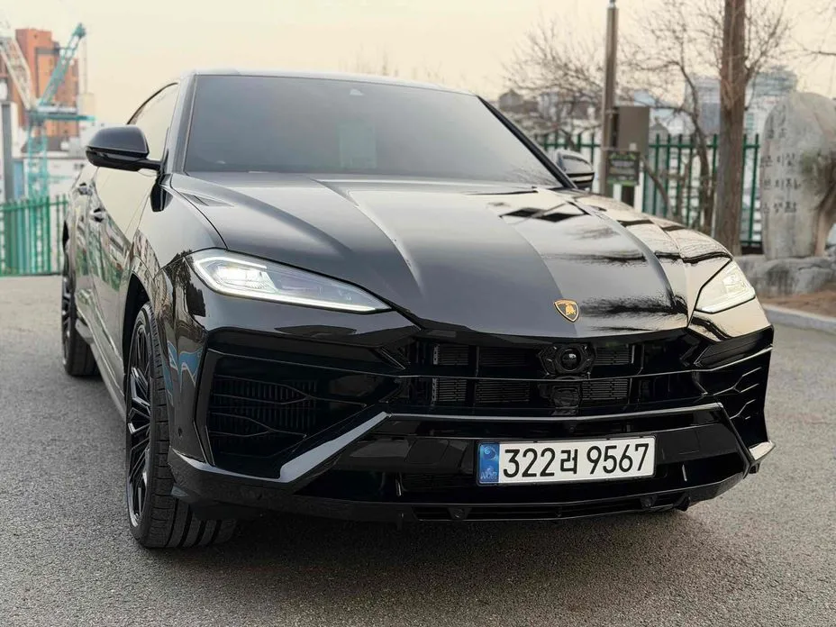 Lamborghini Urus — фото 1