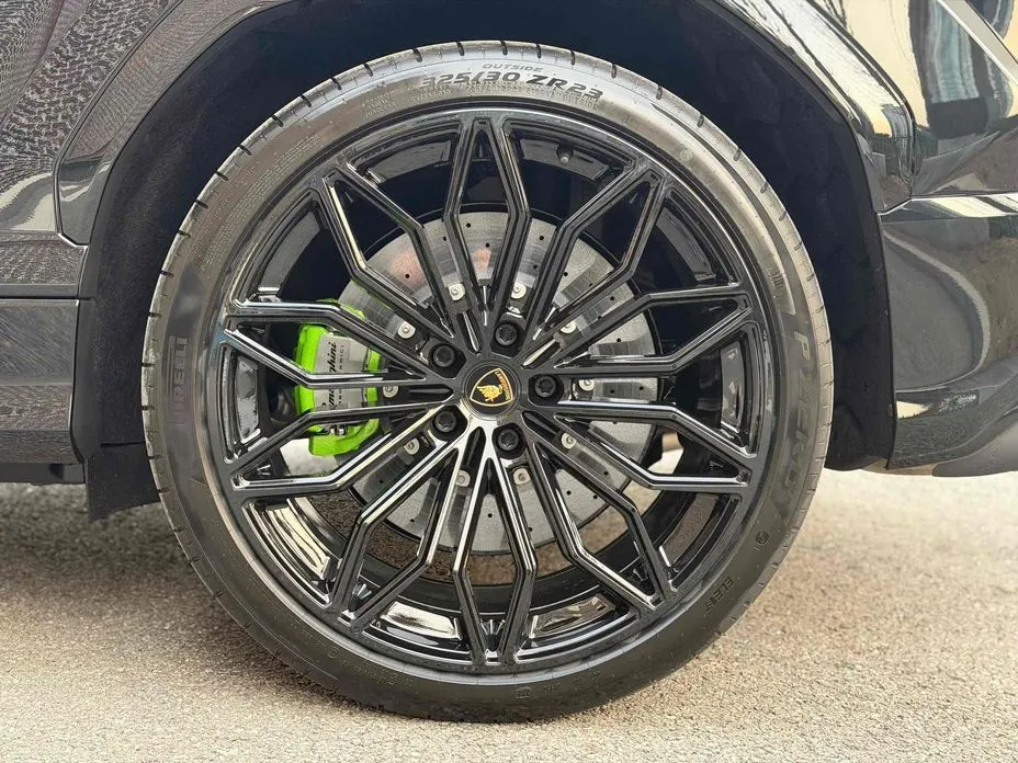Lamborghini Urus — фото 9