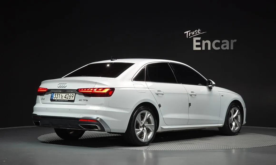 Audi A4 — фото 2