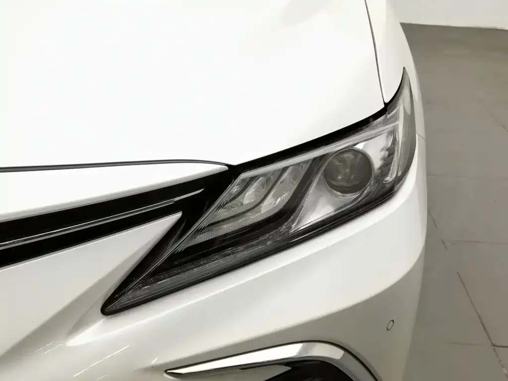 Toyota Camry — фото 6