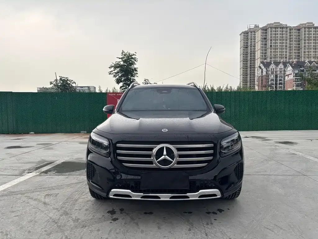 Mercedes-Benz GLB — фото 1