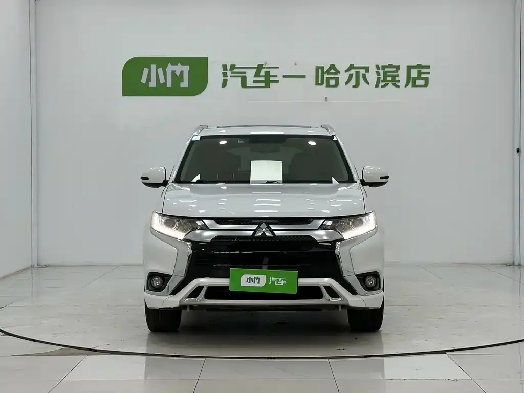 Mitsubishi Outlander — фото 4