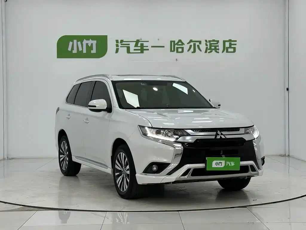 Mitsubishi Outlander — фото 3