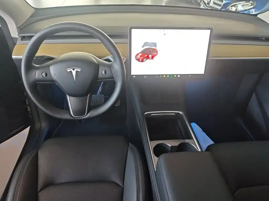 Tesla Model Y — фото 2