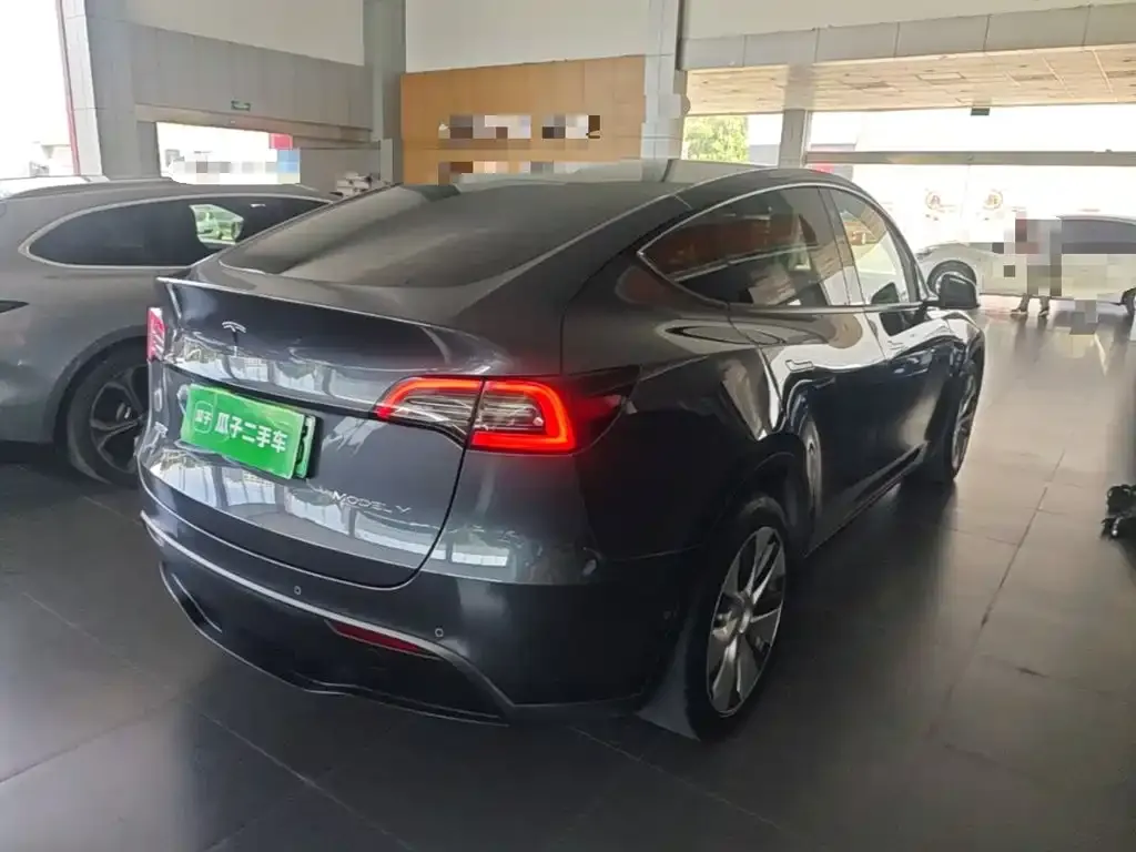 Tesla Model Y — фото 4