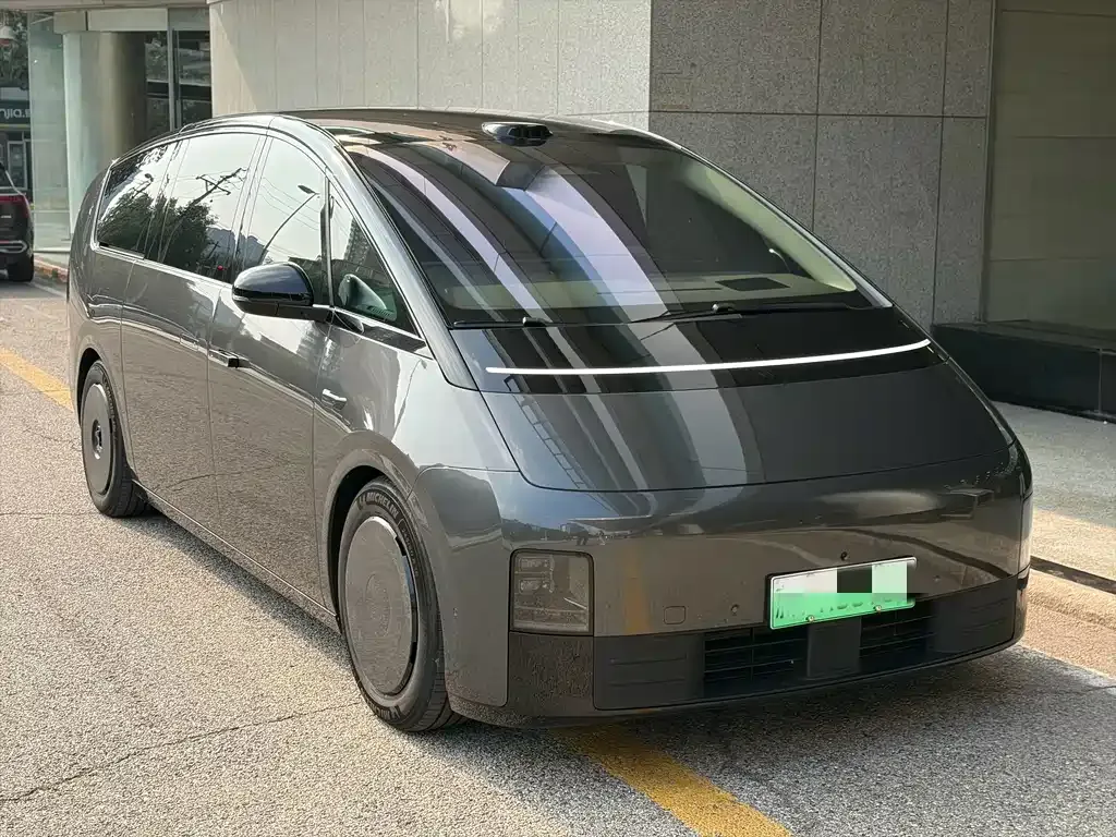 Li Auto MEGA — фото 7