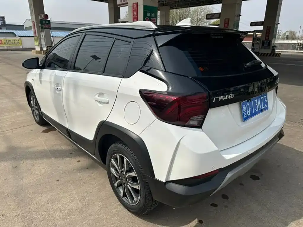 Toyota Yaris L — фото 6