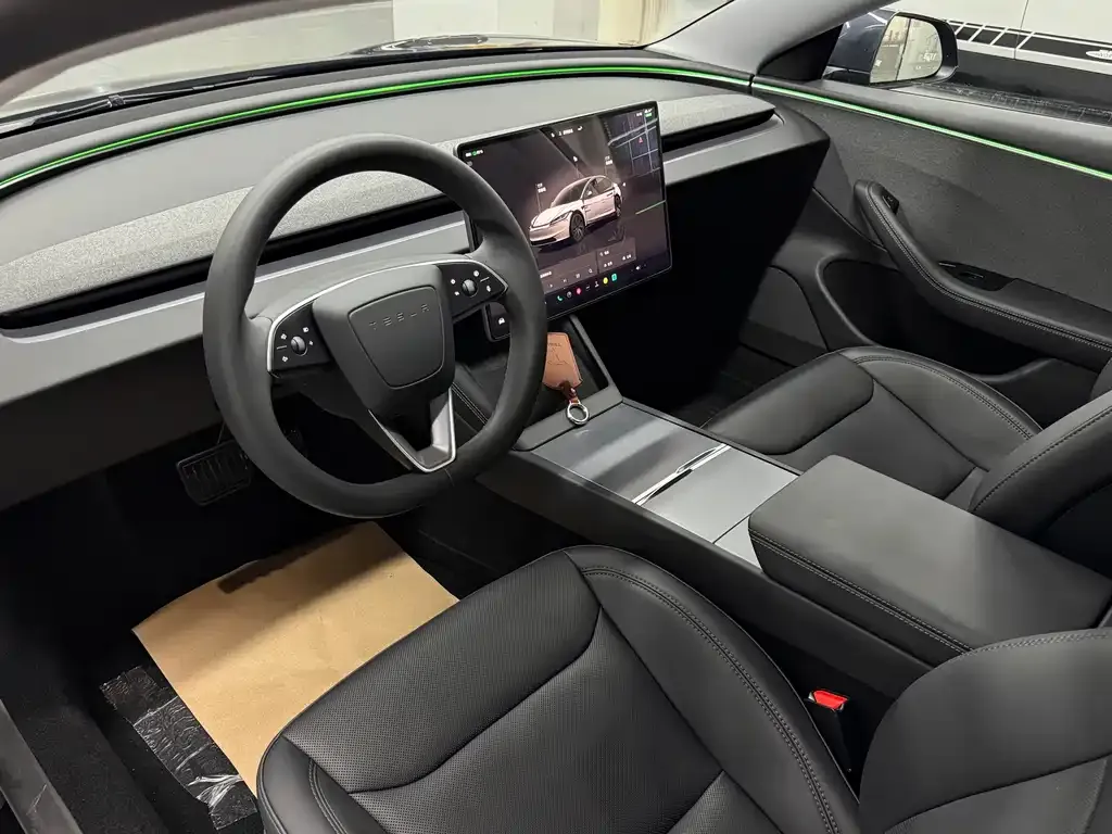 Tesla Model 3 — фото 9