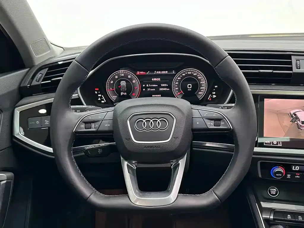 Audi Q3 — фото 6