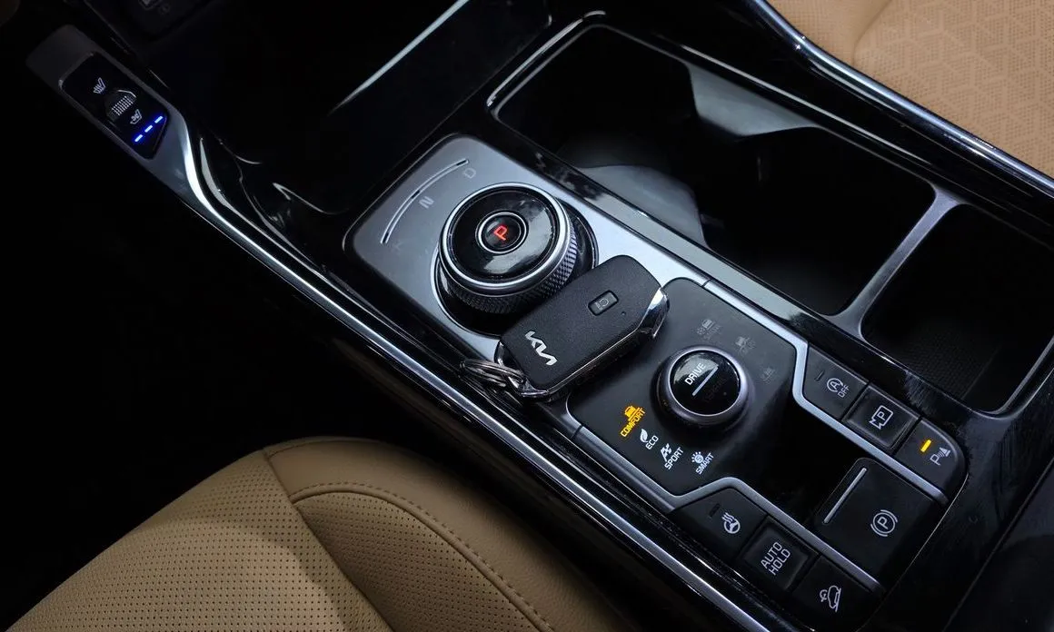 Kia Sorento — фото 7