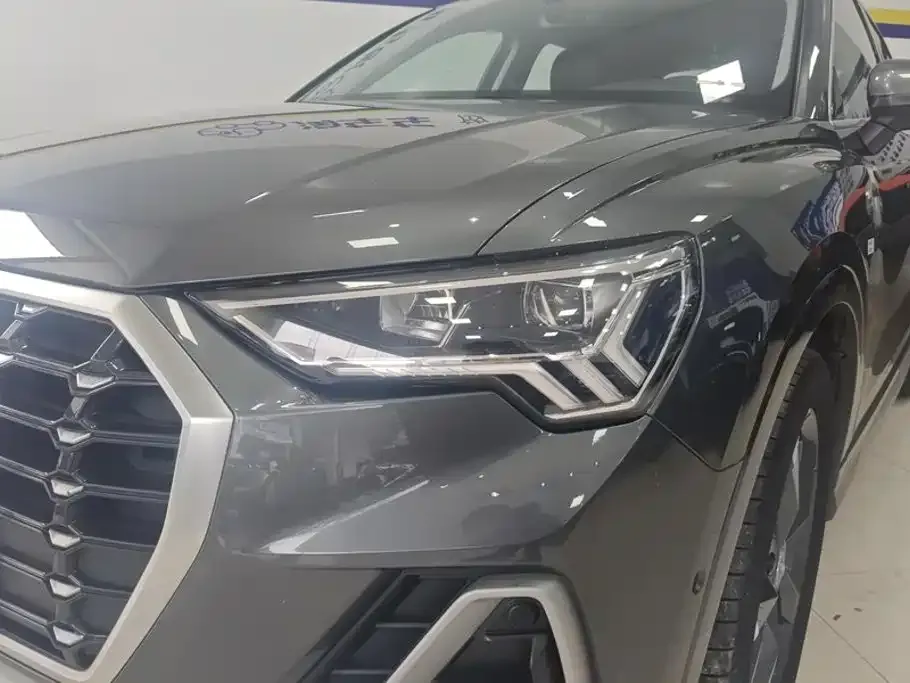 Audi Q3 — фото 10