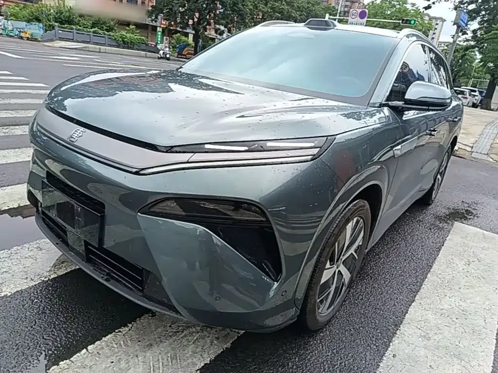 BYD Tang L — фото 1