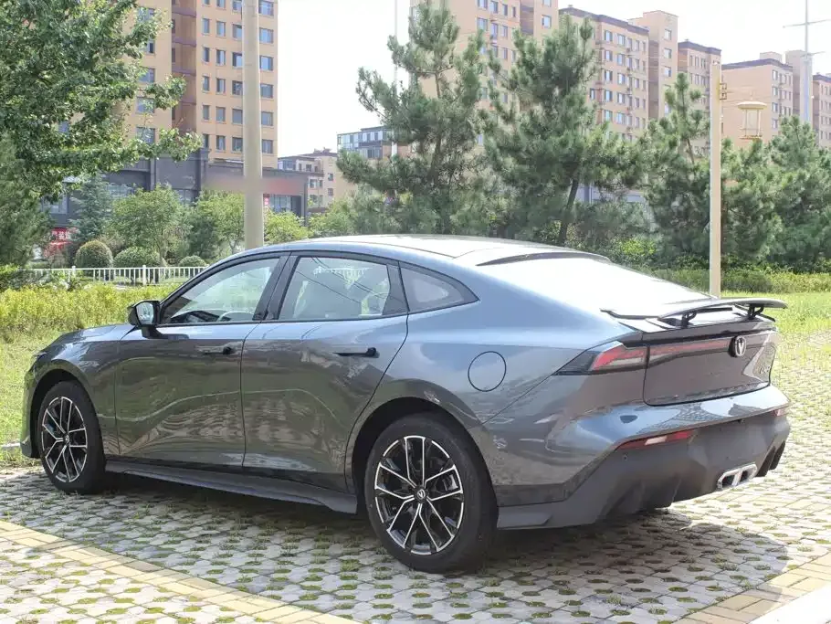 Changan UNI-V iDD — фото 10