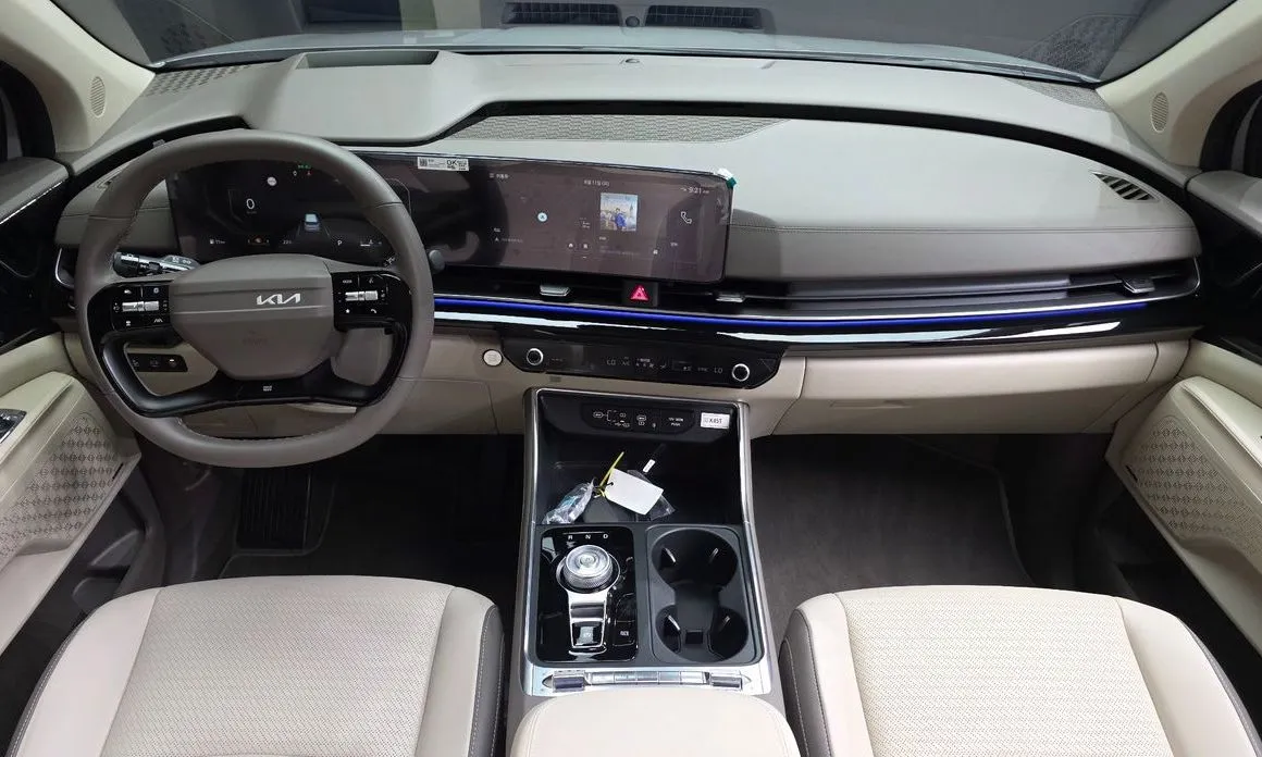 Kia Carnival — фото 10