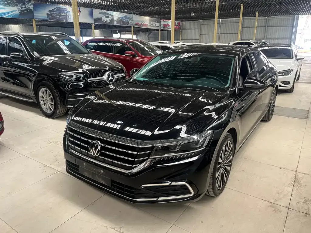 Volkswagen Passat — фото 1
