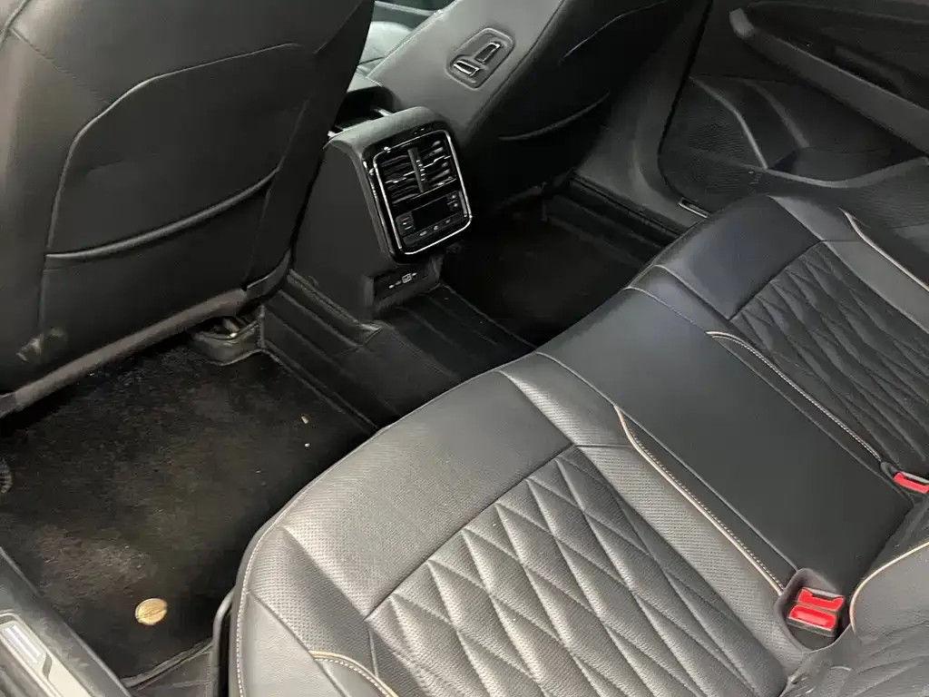 Volkswagen Passat — фото 5