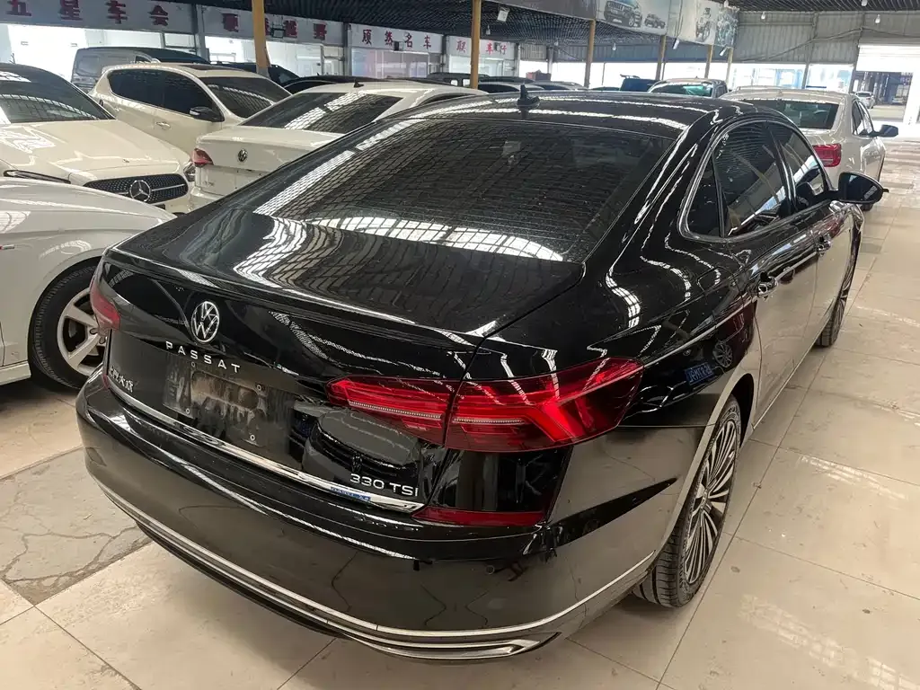 Volkswagen Passat — фото 6