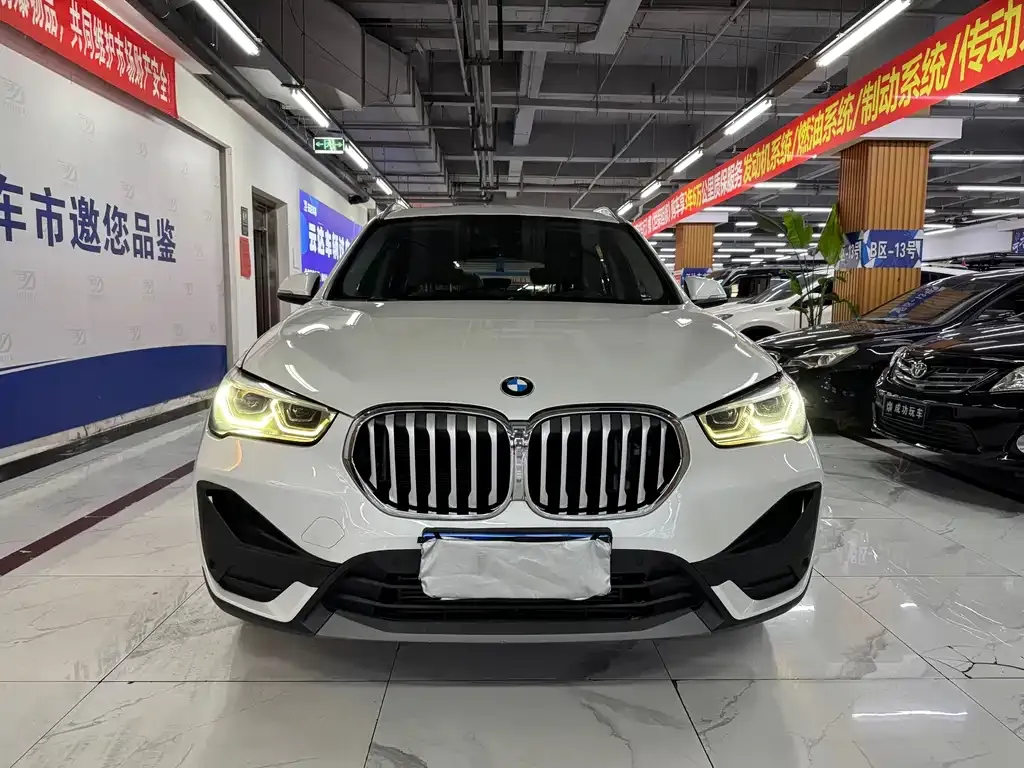 BMW X1 — фото 1