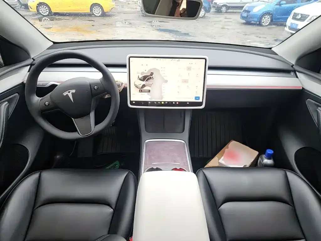 Tesla Model Y — фото 7