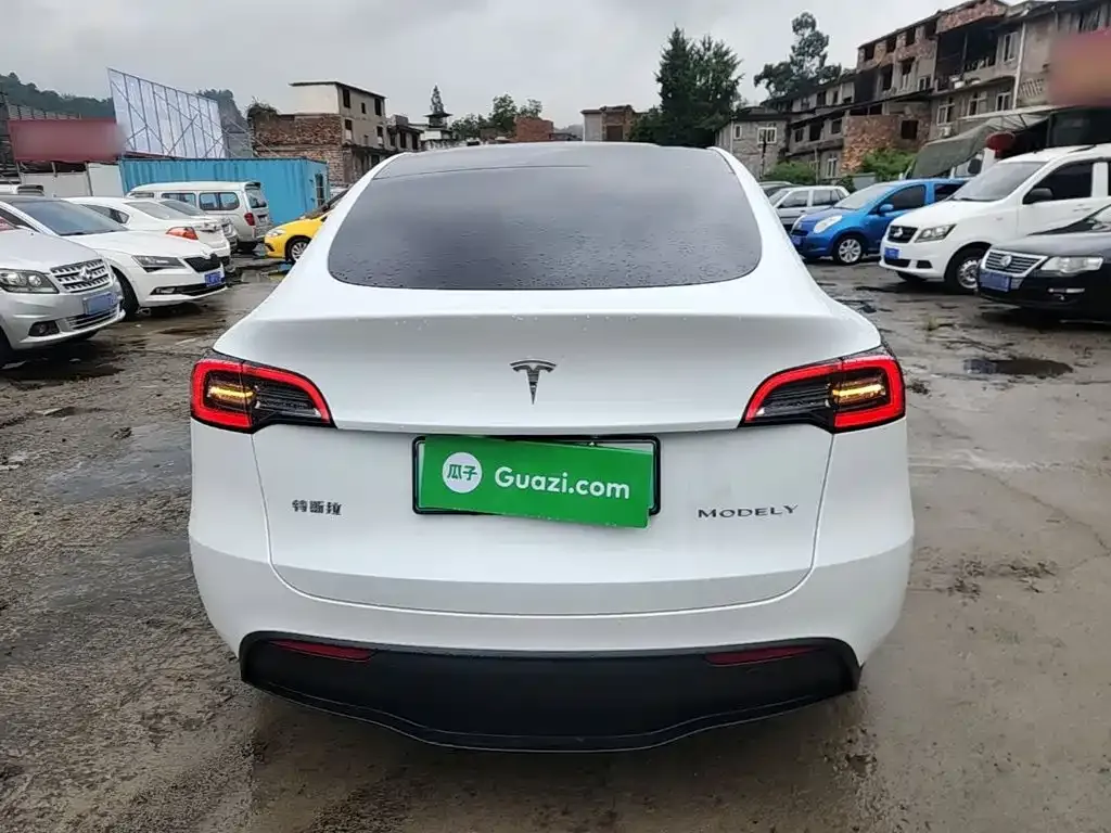 Tesla Model Y — фото 4