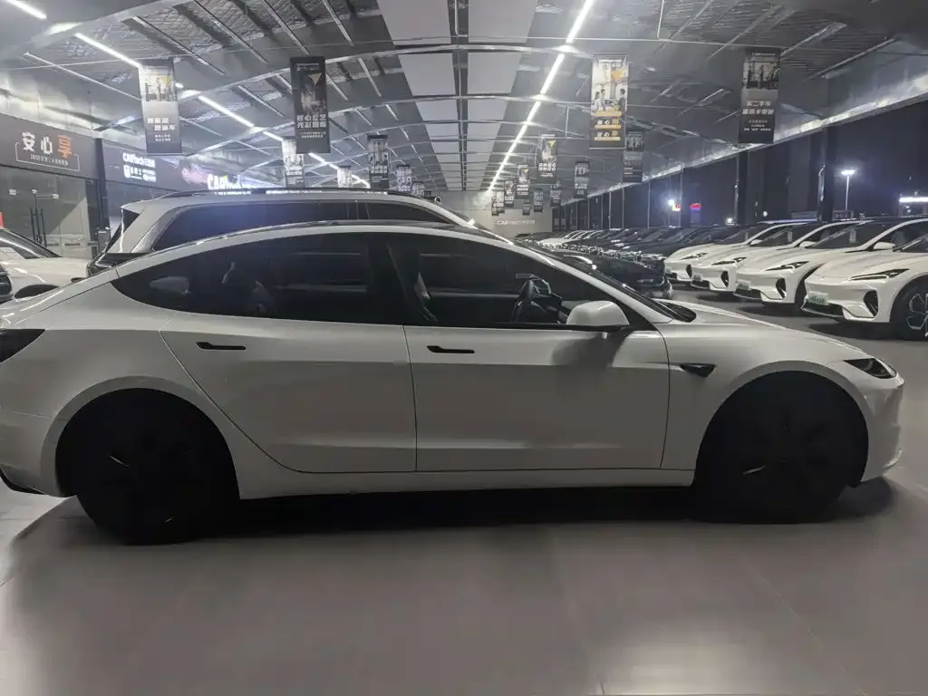 Tesla Model 3 — фото 5