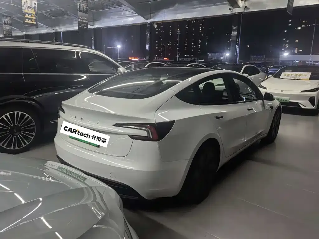 Tesla Model 3 — фото 6