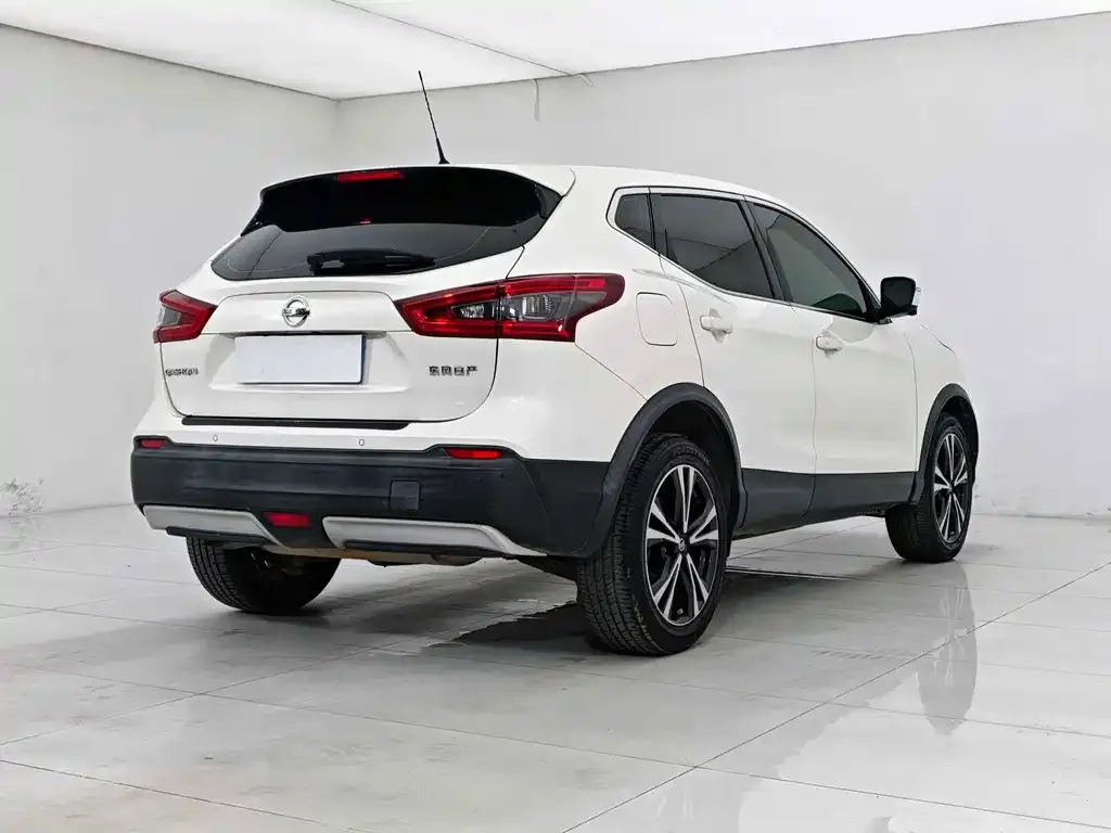 Nissan Qashqai — фото 4
