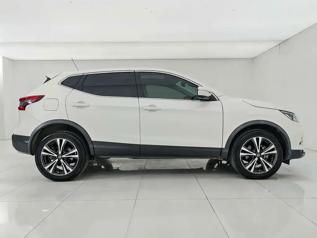 Nissan Qashqai — фото 9