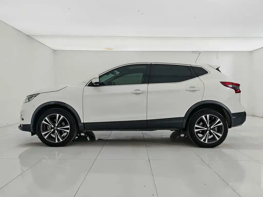 Nissan Qashqai — фото 5