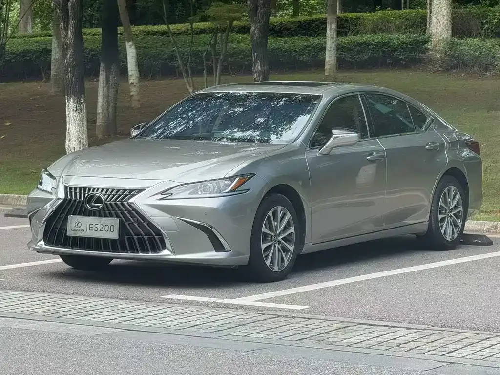 Lexus ES — фото 5